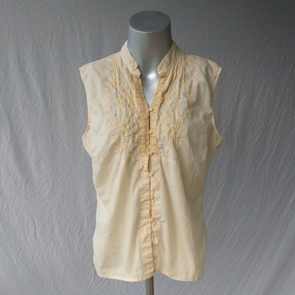 White Stag Sleeveless Button Up Top - Picture 1 of 5